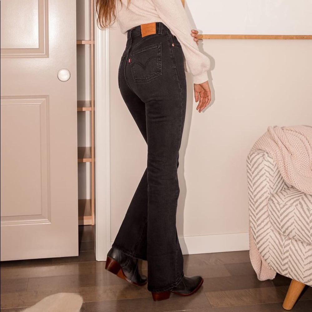 Levi's® Premium RIBCAGE BOOTCUT WOMEN'S JEANS - Picture 7 of 15